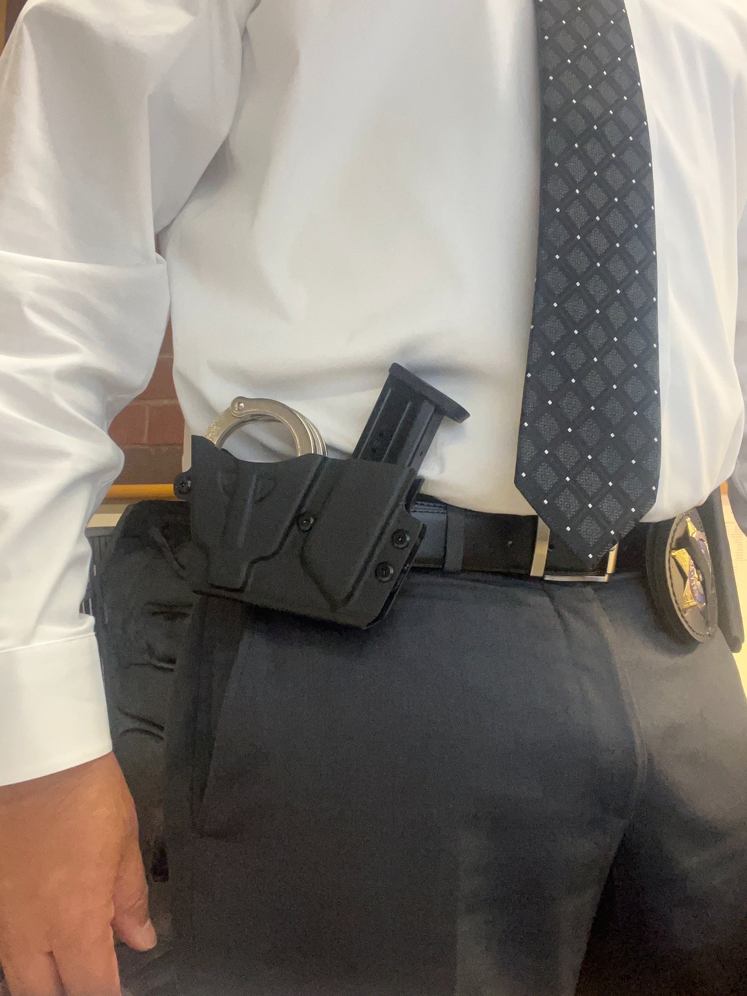 Ironside // Single Pistol + Handcuff Combo